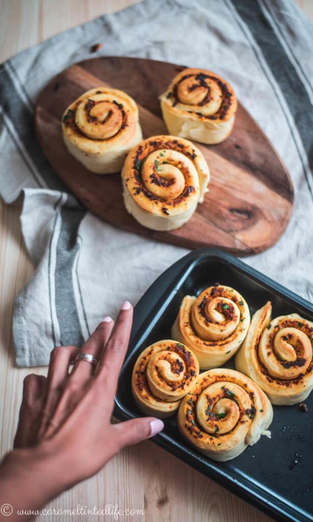 Feta and pepper bread rolls