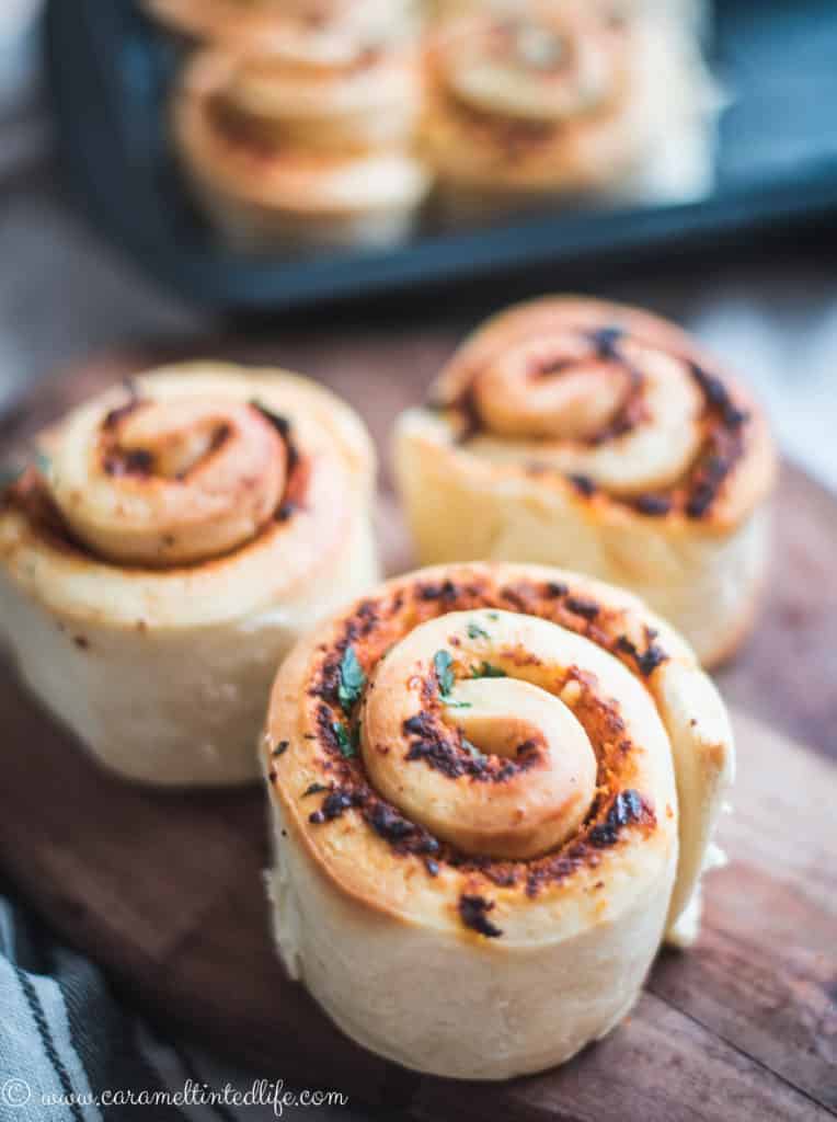 Feta and pepper bread rolls