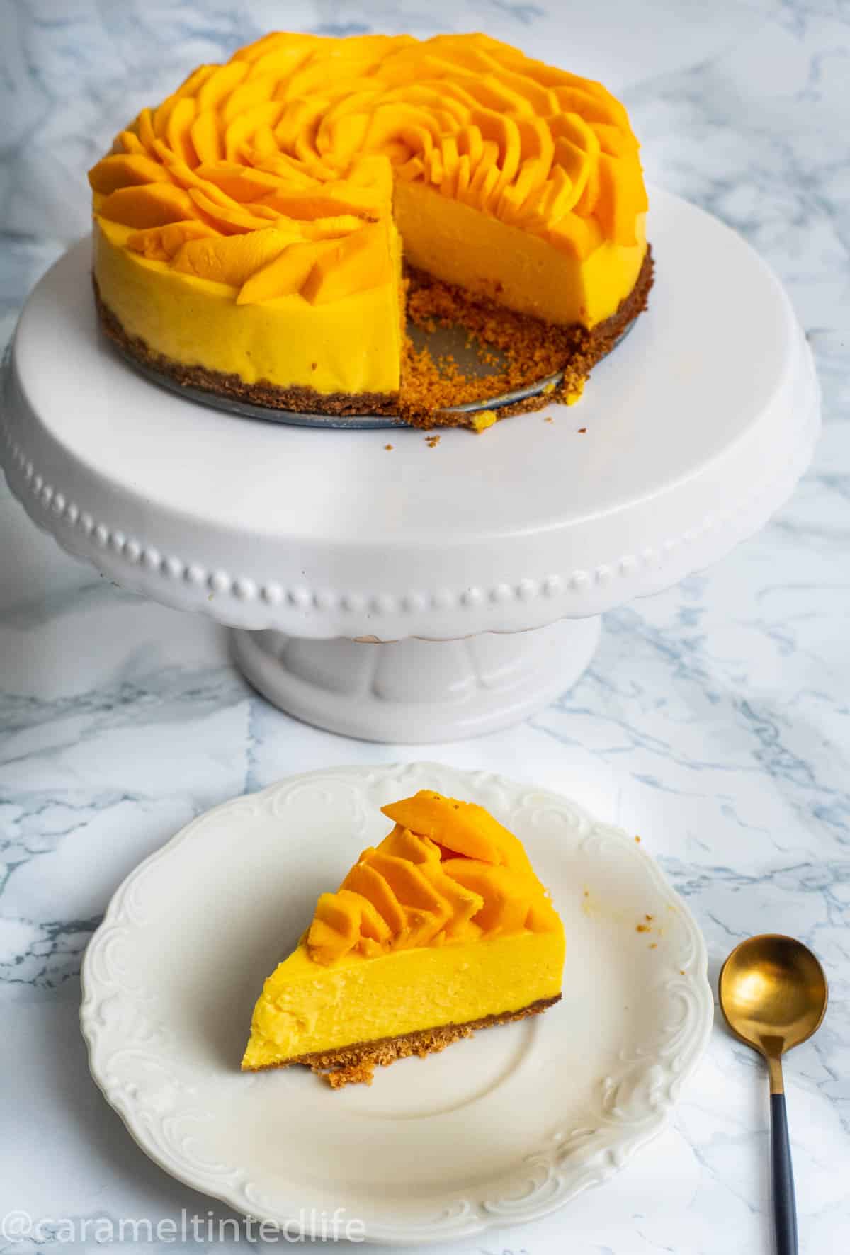 Mango cheesecake, sliced