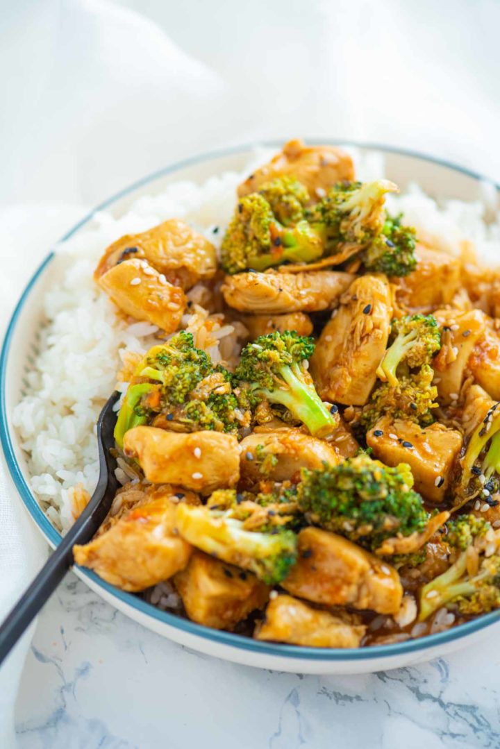 Instant Pot Chicken and Broccoli - Caramel Tinted Life