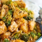 Close up of chicken and broccoli in a plate