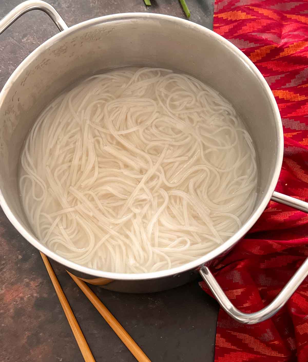 rice cookes cooked in a steel vessel